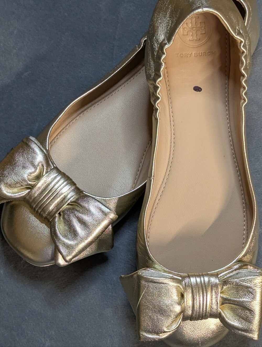 Tory Burch Gold Metallic Devine Bow Ballet Flats Size 7.5/8 - Picture 6 of 11
